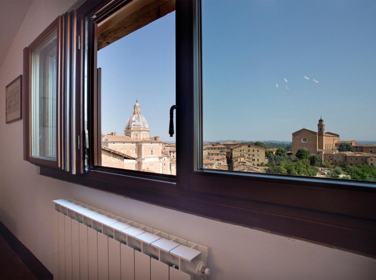 シエーナResidenza D'Epoca Palazzo Piccolominiアパートメント エクステリア 写真