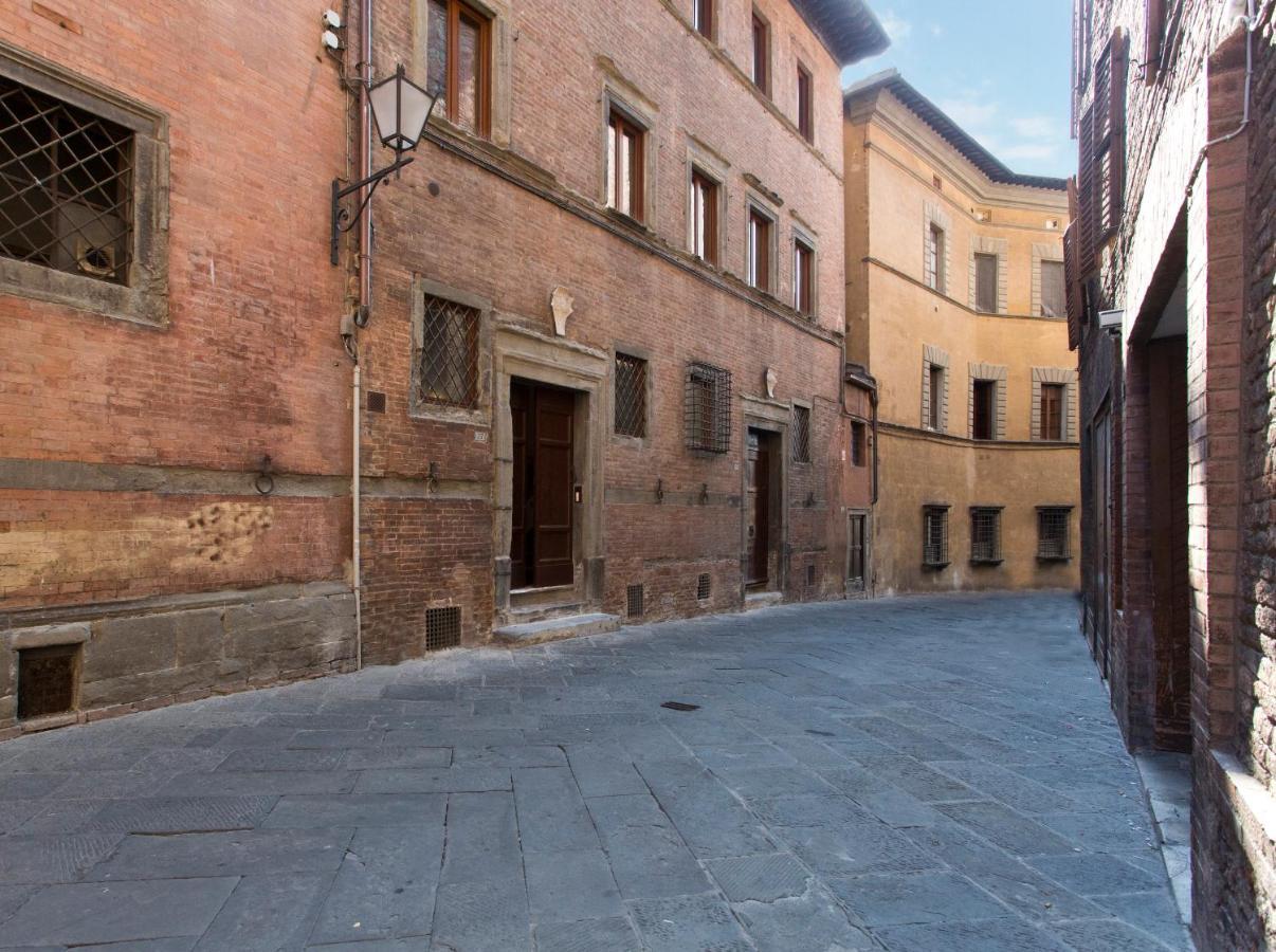 シエーナResidenza D'Epoca Palazzo Piccolominiアパートメント エクステリア 写真
